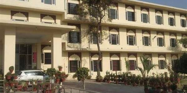 Khalsa College International Public School, ranjit avenue, Amritsar