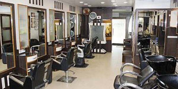 Seven Dotts Hair and Care Saloon, The Mall, Amritsar