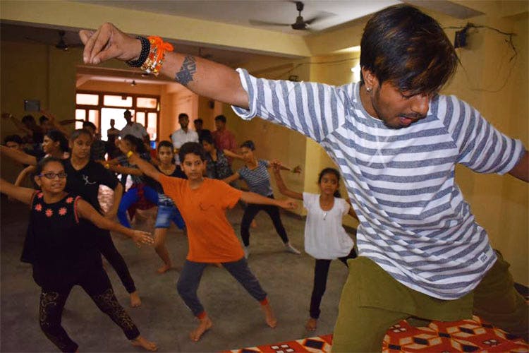 Yash Dance Academy logo