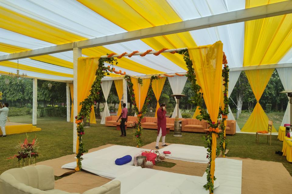 Bespokees By The Design House logo