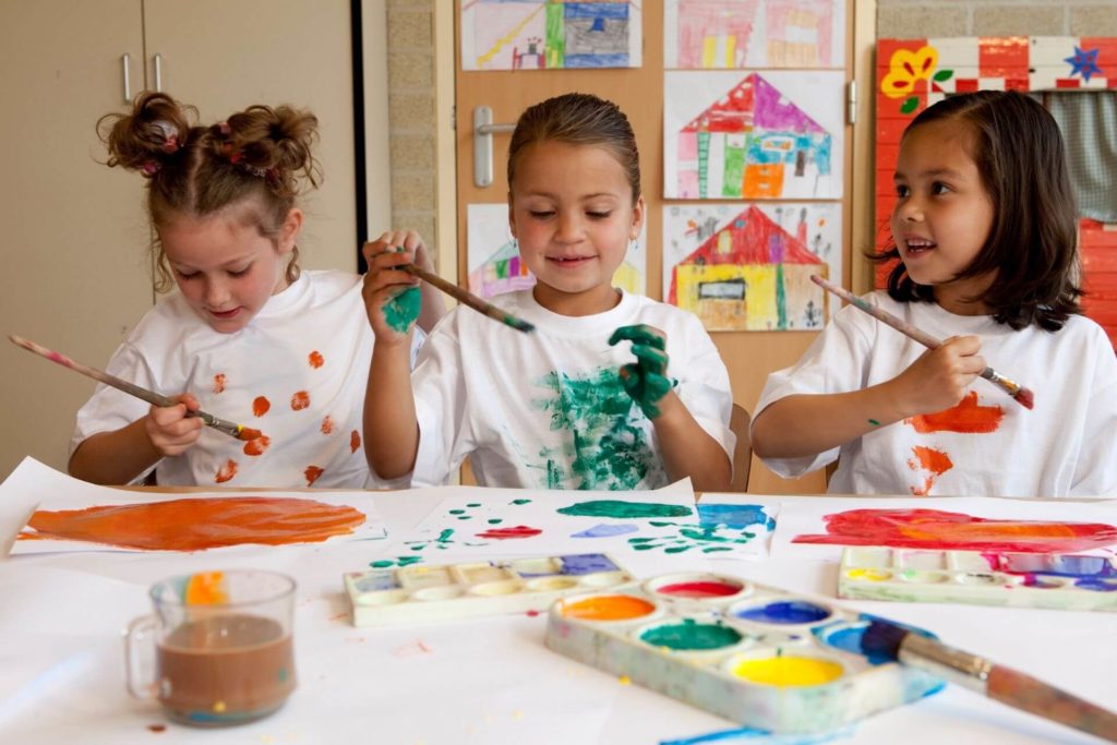 Painting CLASSES for CHILDREN logo